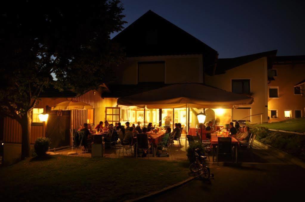 Gasthof-Pension Silvia Haibach ob der Donau Exterior foto